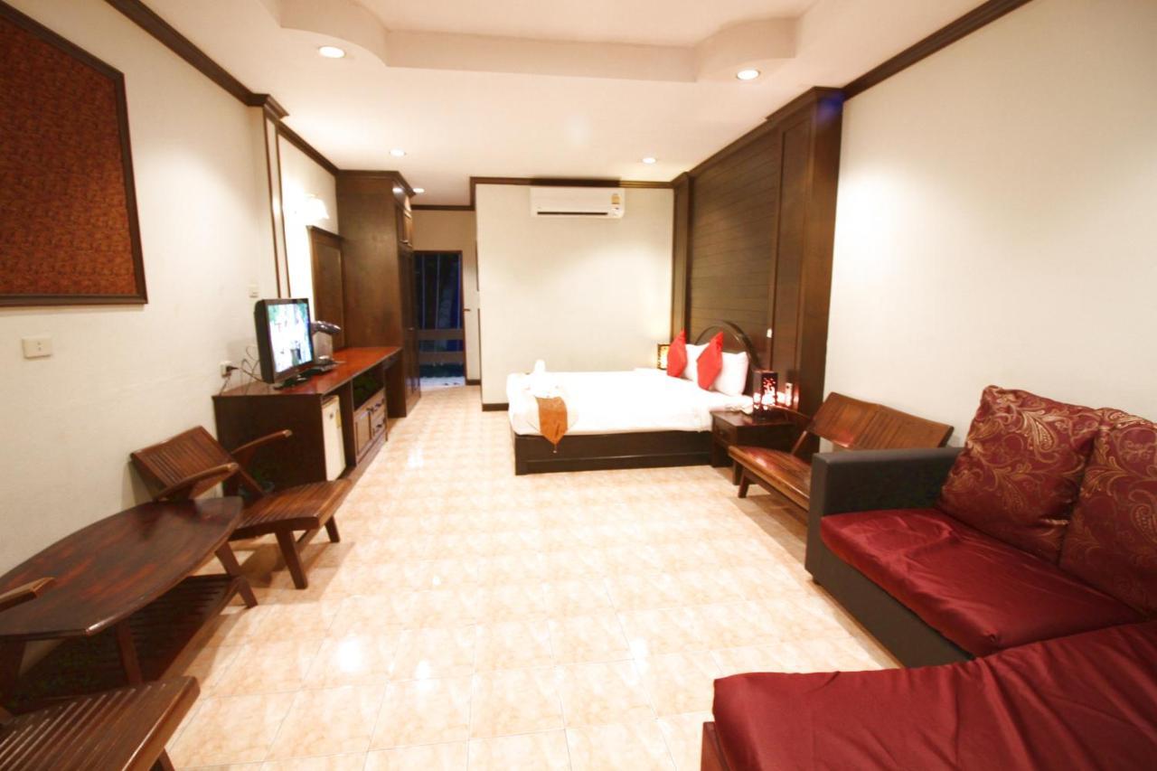Baan Veerakit Hotel Patong Exterior foto